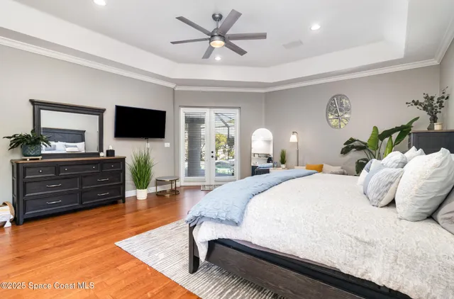 a bathroom with a sink vanity and a mirror