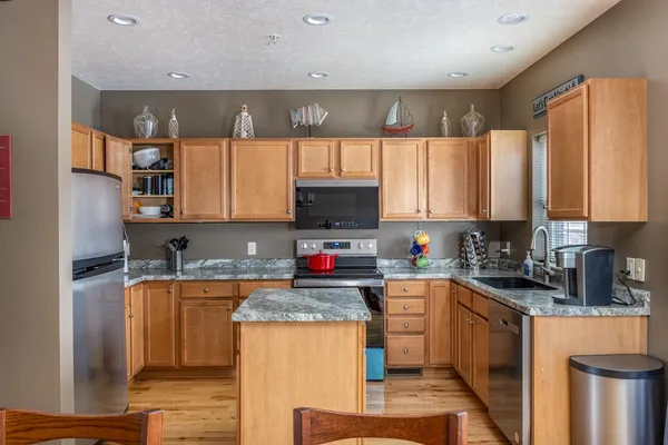 $349,900 | 169 Marina Place, Menasha, WI 54952