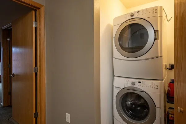 $349,900 | 169 Marina Place, Menasha, WI 54952