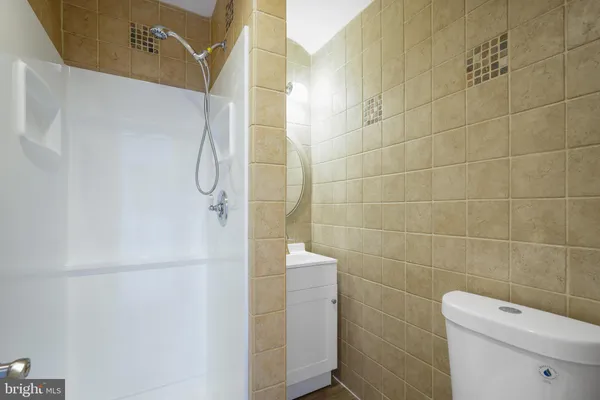 $3,400 | 7421 Nigh Road, Falls Church, VA 22043