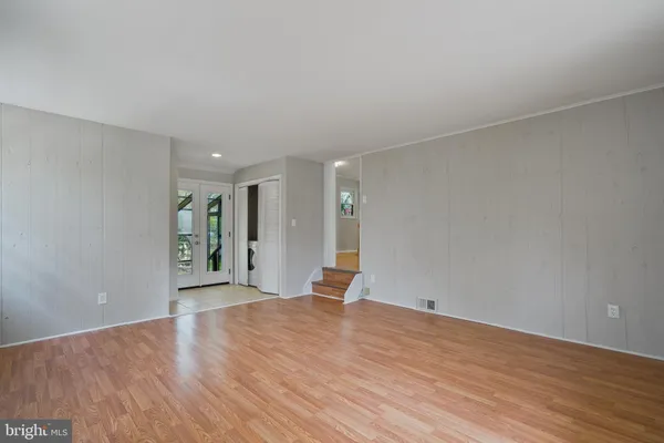 $3,400 | 7421 Nigh Road, Falls Church, VA 22043