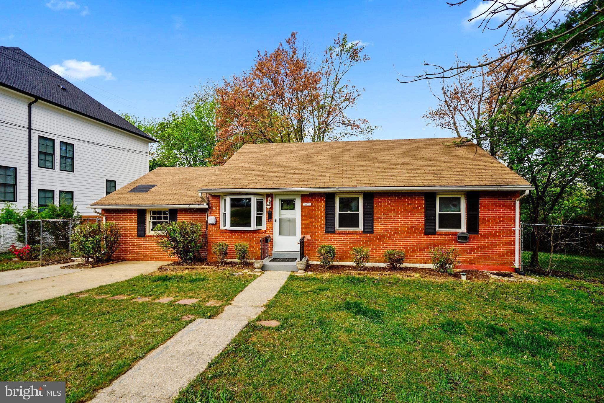 7421 Nigh Road Falls Church, VA 22043 - Photo 2 of 32 Front