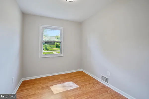 $3,400 | 7421 Nigh Road, Falls Church, VA 22043