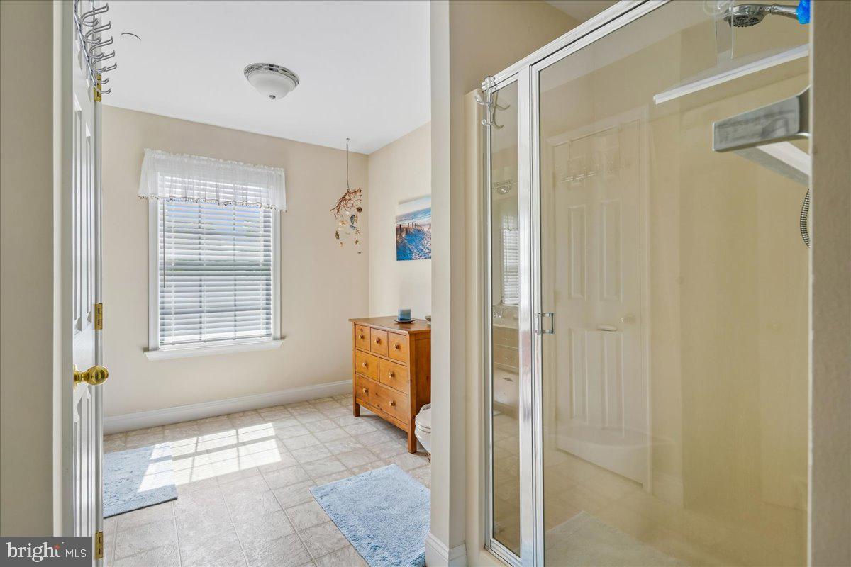 12195 Potomac View Road Newburg, MD 20664 - Photo 52 of 91 Bathroom Bedroom 1 and 2