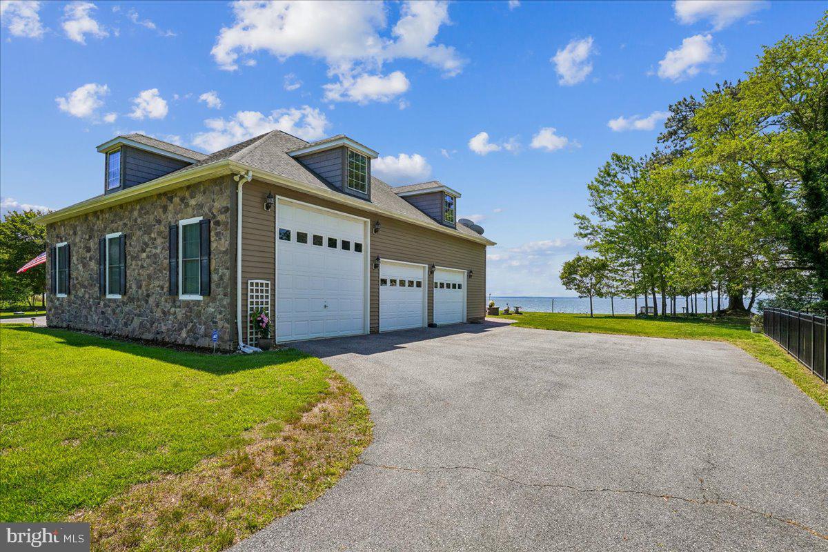 12195 Potomac View Road Newburg, MD 20664 - Photo 65 of 91 5-6 Car Garage