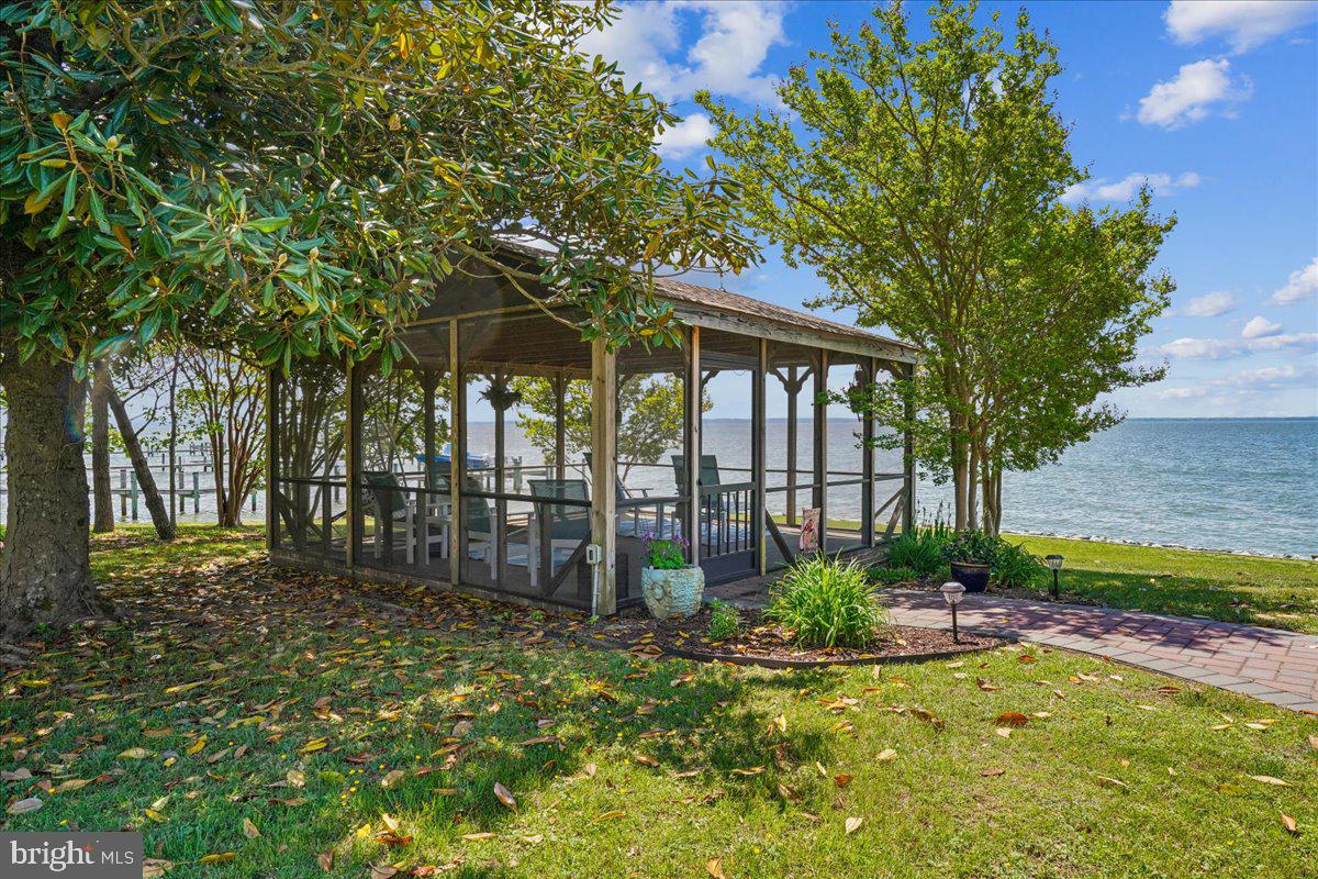 12195 Potomac View Road Newburg, MD 20664 - Photo 75 of 91 Screened in Patio