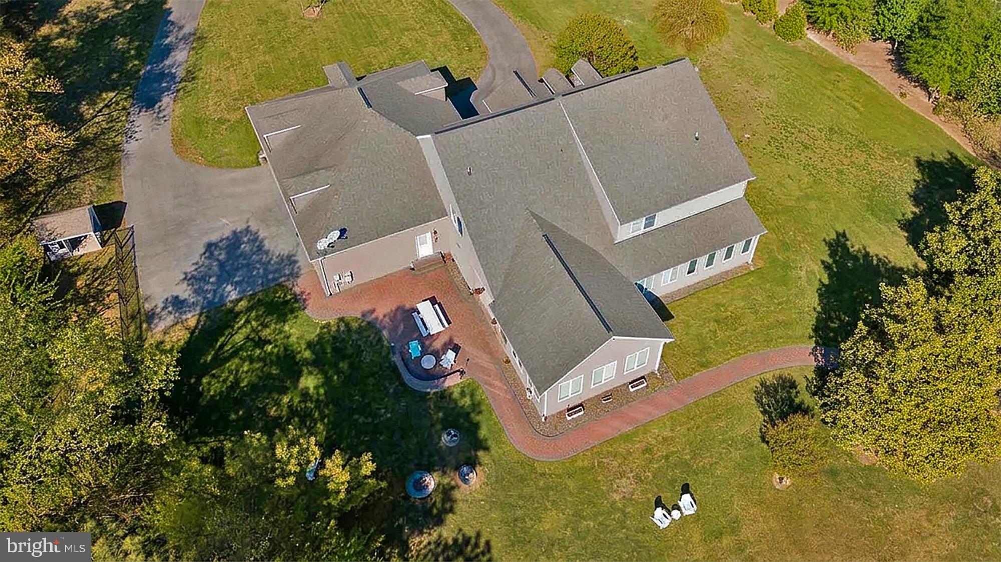 12195 Potomac View Road Newburg, MD 20664 - Photo 88 of 91 an aerial view of a house with a yard basket ball court and outdoor seating
