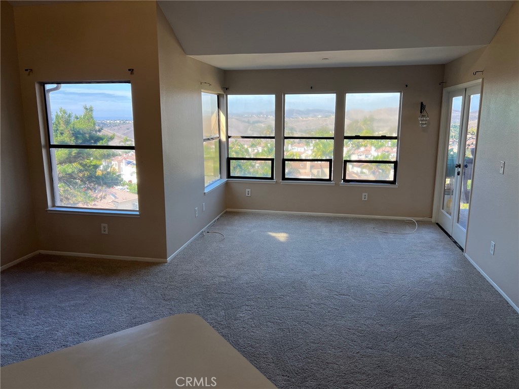 1040 Calle Del Cerro, Unit 108 San Clemente, CA 92672 - Photo 8 of 26 Living room