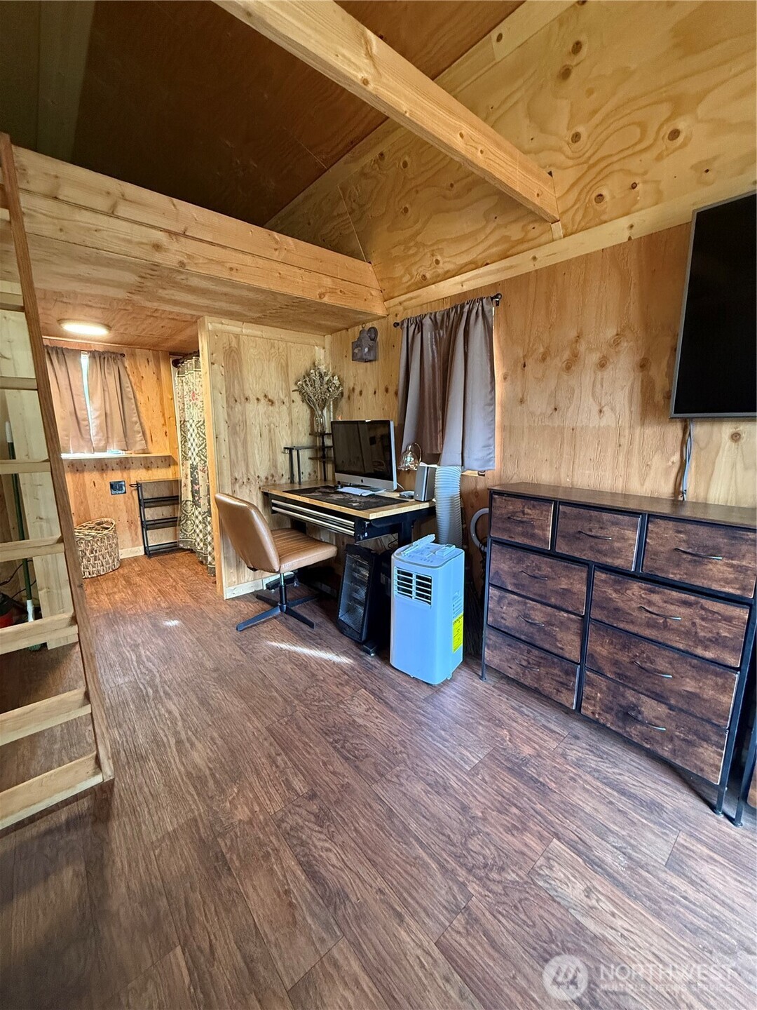 1102 Cline Road Randle, WA 98377 - Photo 18 of 22 a view of a room with gym equipment