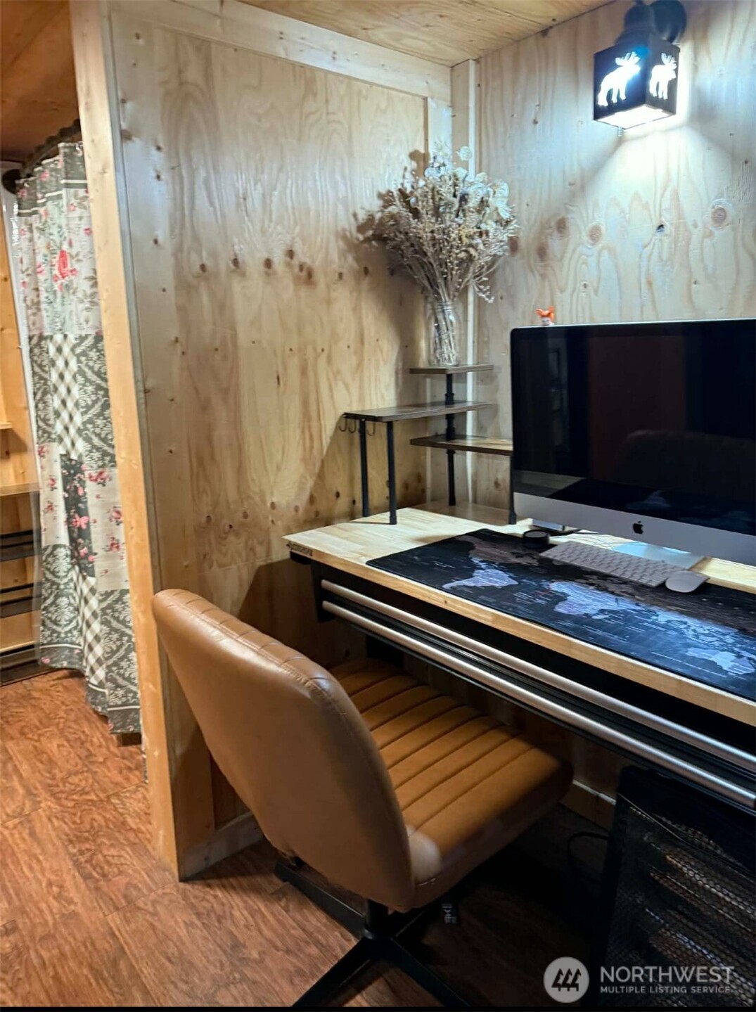 1102 Cline Road Randle, WA 98377 - Photo 21 of 22 a living room with furniture and a potted plant