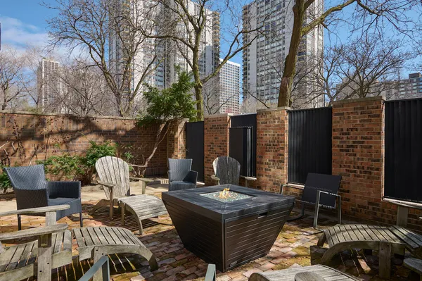 $3,000 | 1320 North La Salle Drive, Unit 1R, Chicago, IL 60610