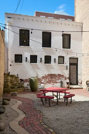 $3,000 | 1320 North La Salle Drive, Unit 1R, Chicago, IL 60610