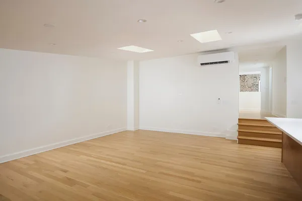 $3,000 | 1320 North La Salle Drive, Unit 1R, Chicago, IL 60610