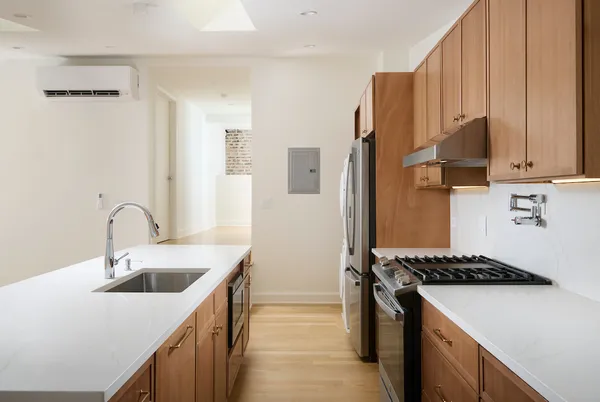 $3,000 | 1320 North La Salle Drive, Unit 1R, Chicago, IL 60610