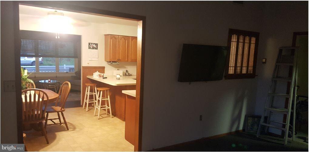 164 Commodore Road Manahawkin, NJ 08050 - Photo 4 of 13 Gallery Image 4