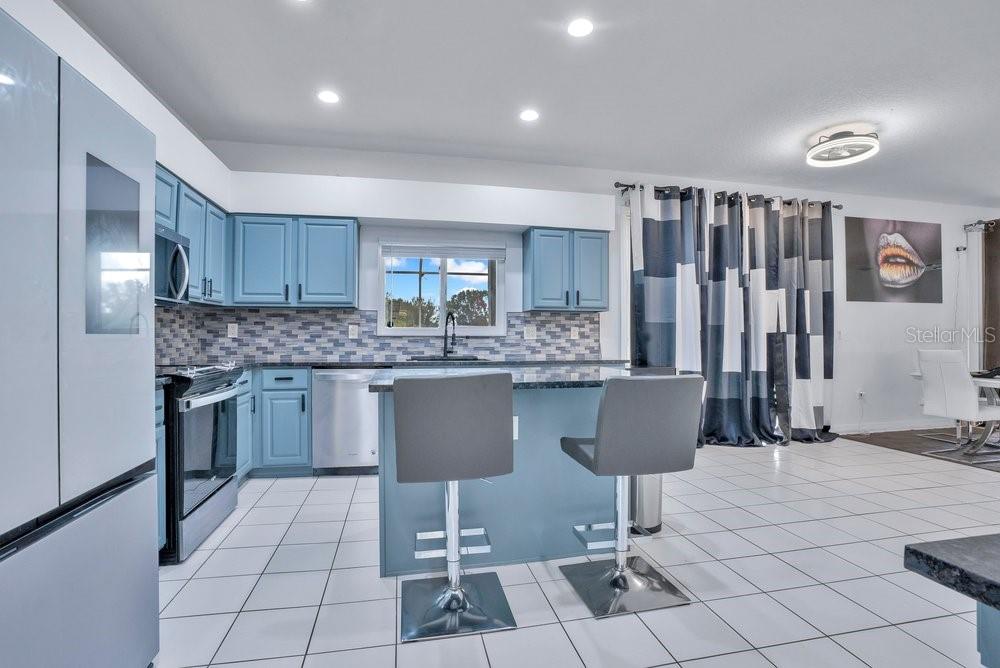 219 Strathmore Circle Kissimmee, FL 34744 - Photo 13 of 57