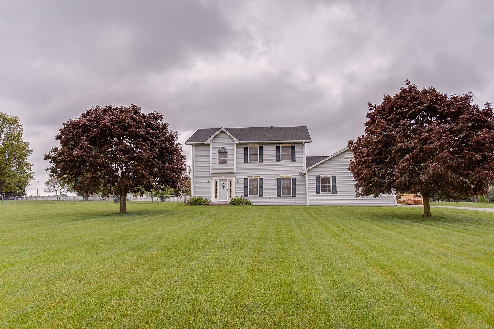 11200 Lake Road Highland, IL 62249 - Photo 2 of 23