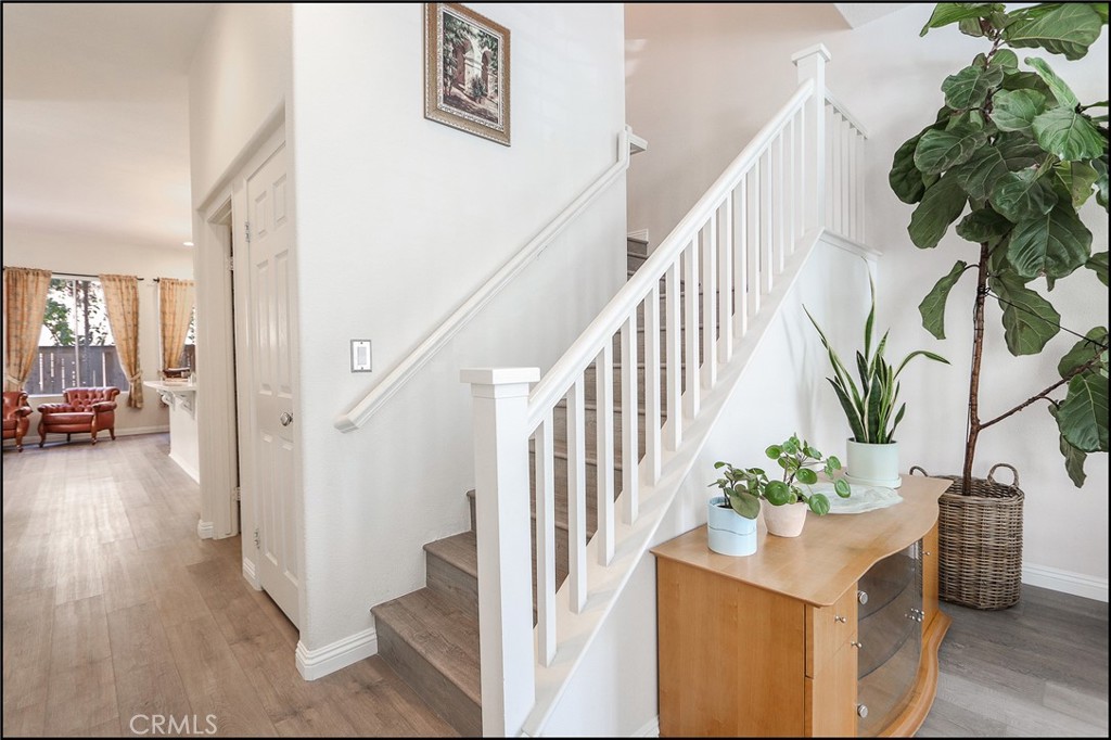 3 Delfin Aliso Viejo, CA 92656 - Photo 4 of 23 a view of entryway and hall