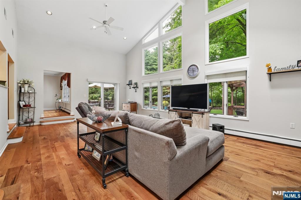 10 Arcadia Road Woodcliff Lake, NJ 07677 - Photo 8 of 33