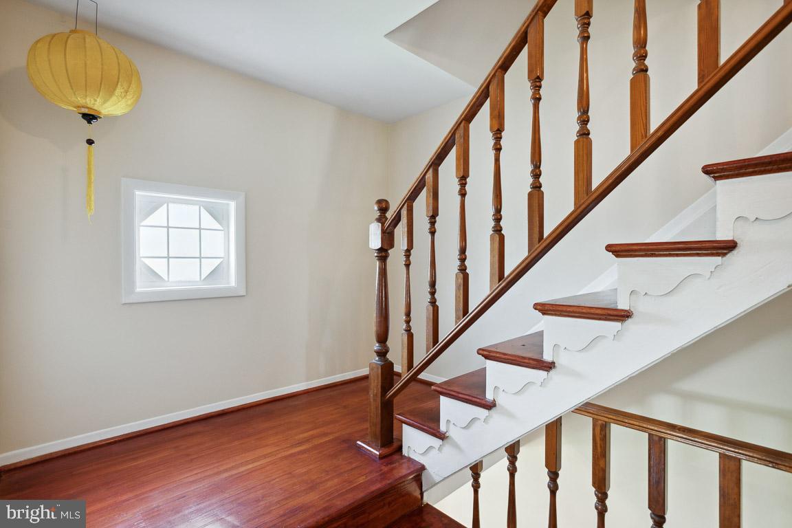 13639 Stepney Lane Chantilly, VA 20151 - Photo 12 of 33 Hardwood Stairs Leading to the Bedroom Level