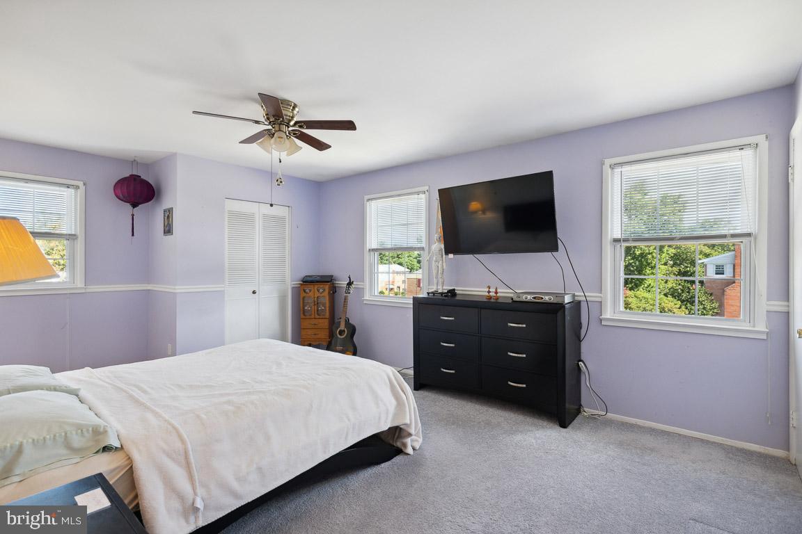 13639 Stepney Lane Chantilly, VA 20151 - Photo 13 of 33 Large Primary Owners Bedroom