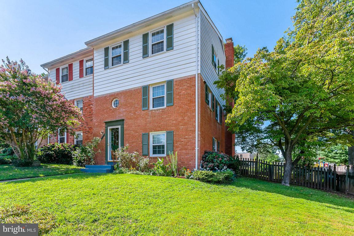 13639 Stepney Lane Chantilly, VA 20151 - Photo 30 of 33 Welcome Home!
