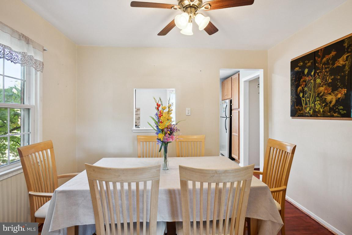 13639 Stepney Lane Chantilly, VA 20151 - Photo 5 of 33 Formal Dining Room