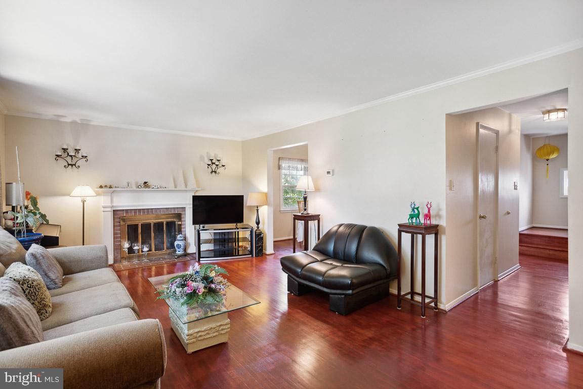 13639 Stepney Lane Chantilly, VA 20151 - Photo 8 of 33 Family Room with Wood Burning Fireplace