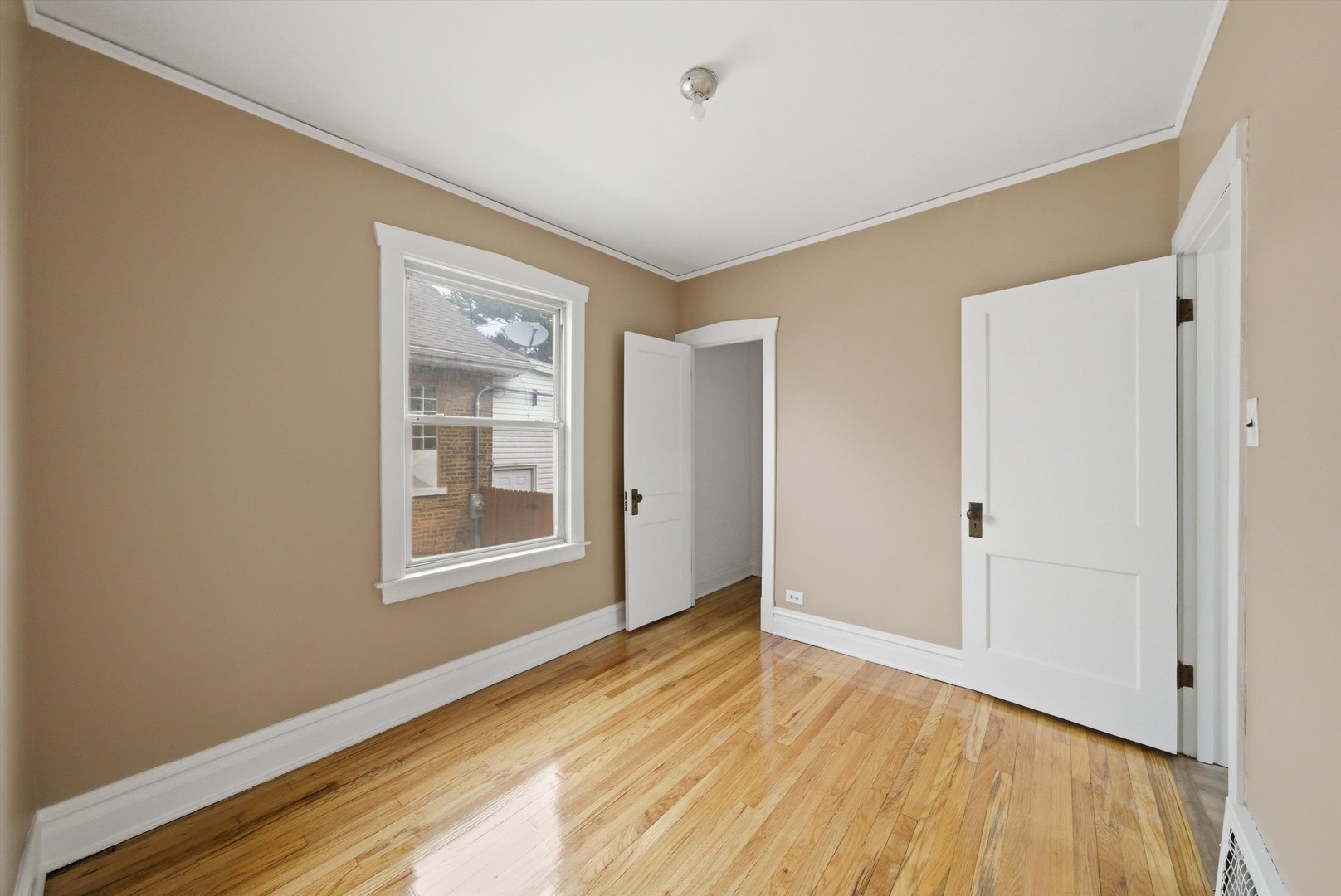 8533 South Rhodes Avenue Chicago, IL 60619 - Photo 8 of 19