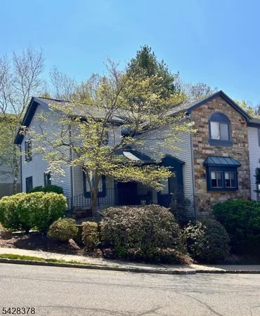 $350,000 | 54 Overlook Drive, Hackettstown, NJ 07840