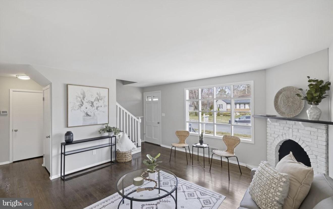 243 Highmeadow Road Reisterstown, MD 21136 - Photo 12 of 32 Bright and inviting living space.