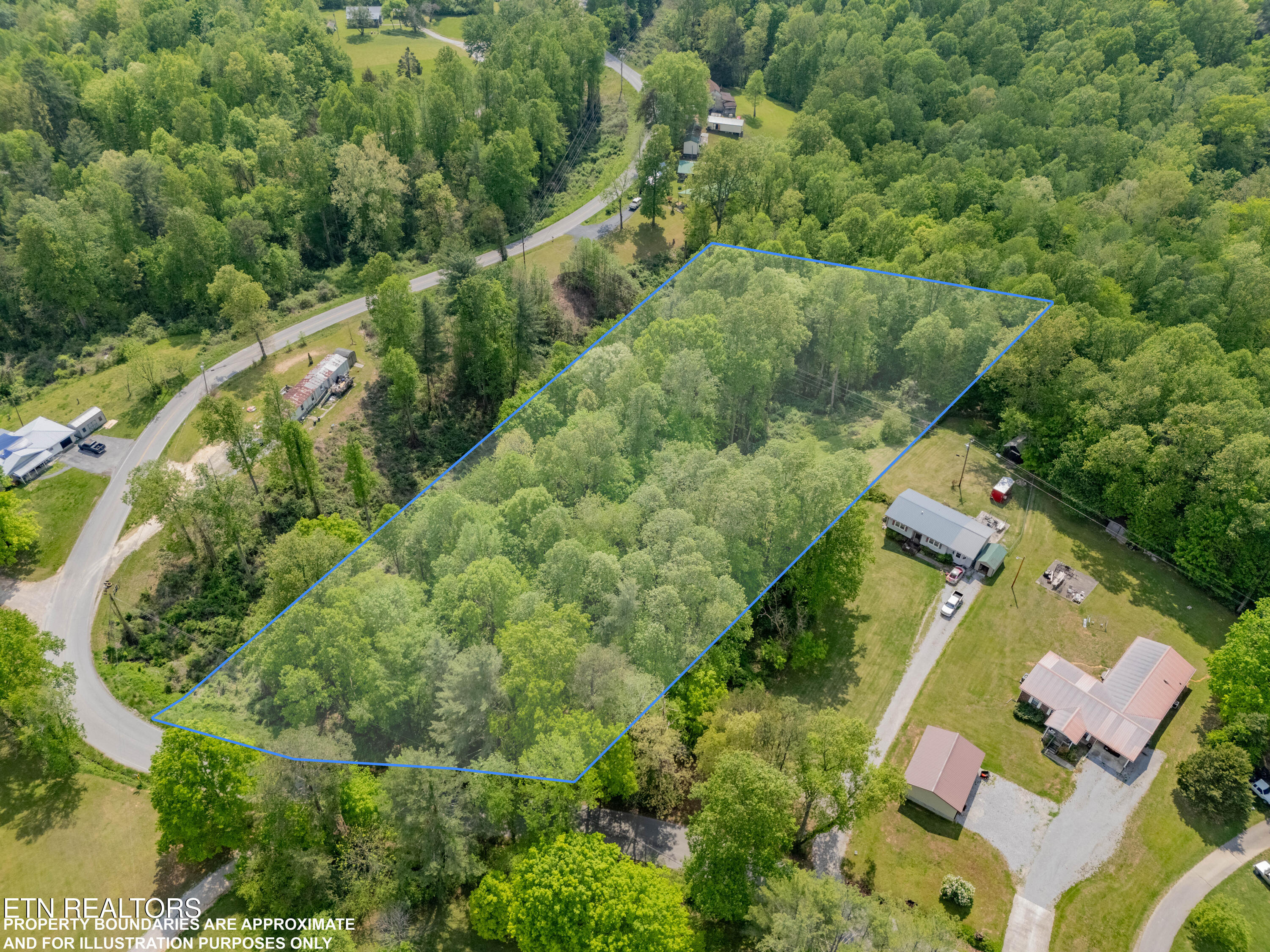 Catoosa Road Wartburg, TN 37887 - Photo 7 of 13 DJI_20250429152646_0480_D-HDR-LOT-LINES