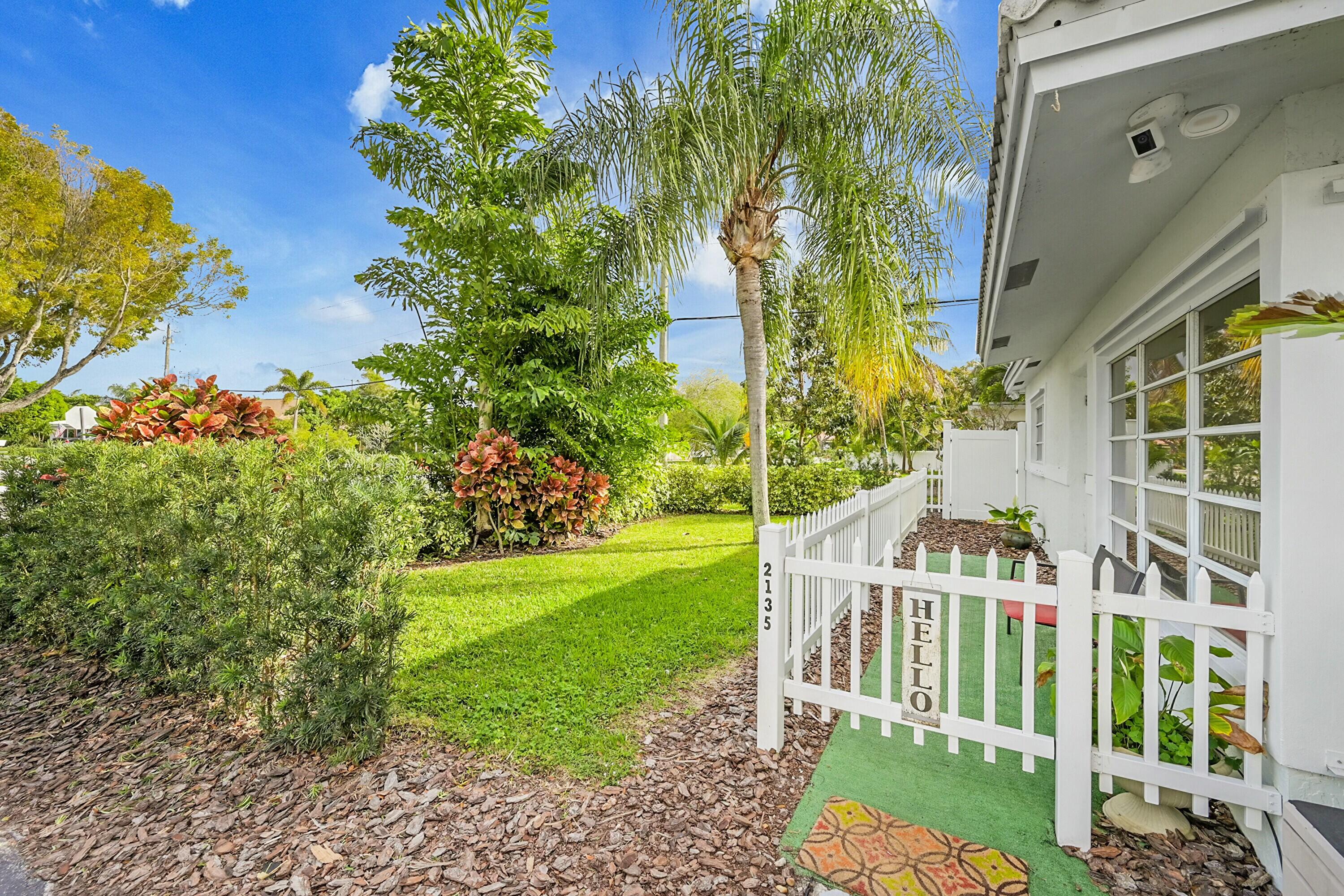 2135 Northeast 4th Way Boca Raton, FL 33431 - Photo 3 of 16 Front Yard