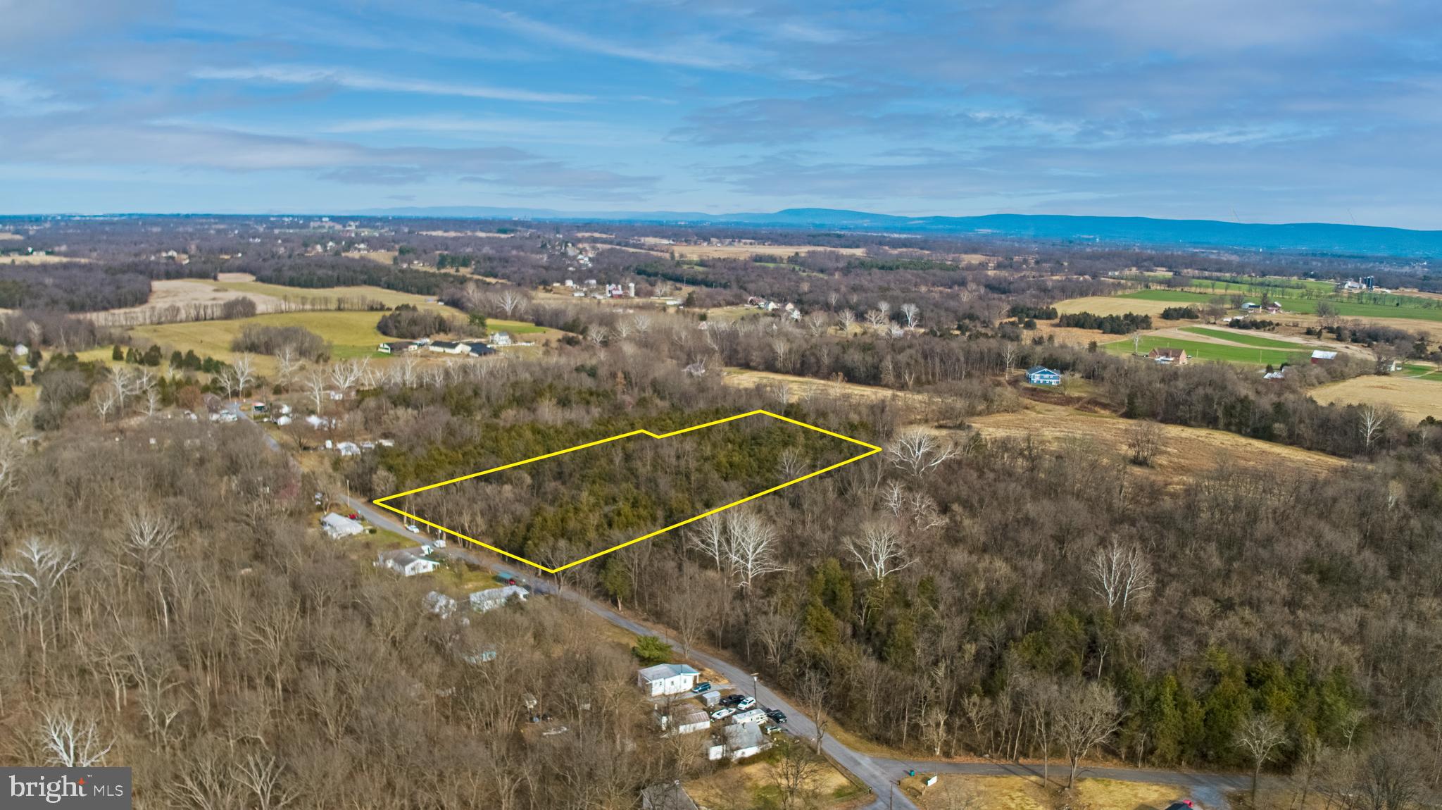 8103 Avis Mill Road Williamsport, MD 21795 - Photo 3 of 34 a view of a city