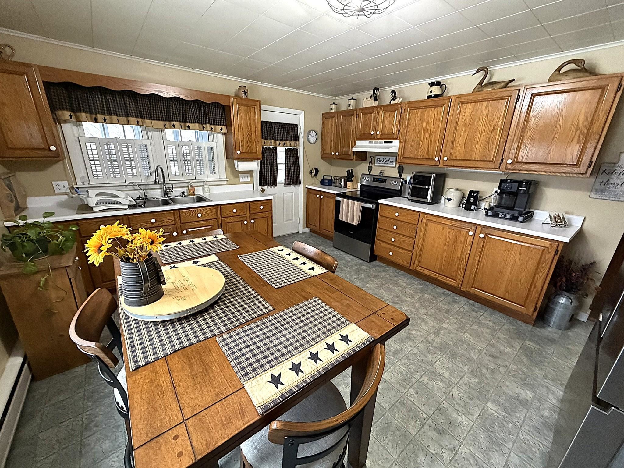 730 6th Avenue Berlin, NH 03570 - Photo 4 of 54