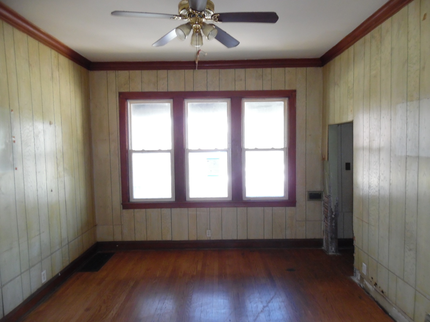 5605 South Justine Street Chicago, IL 60636 - Photo 4 of 11