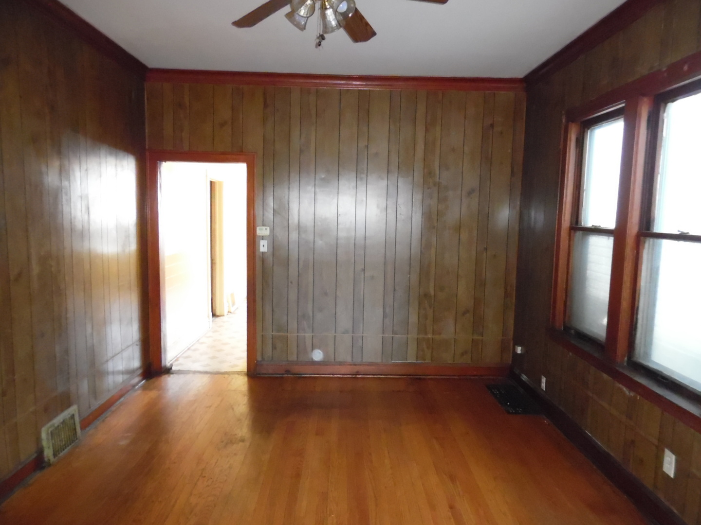 5605 South Justine Street Chicago, IL 60636 - Photo 5 of 11