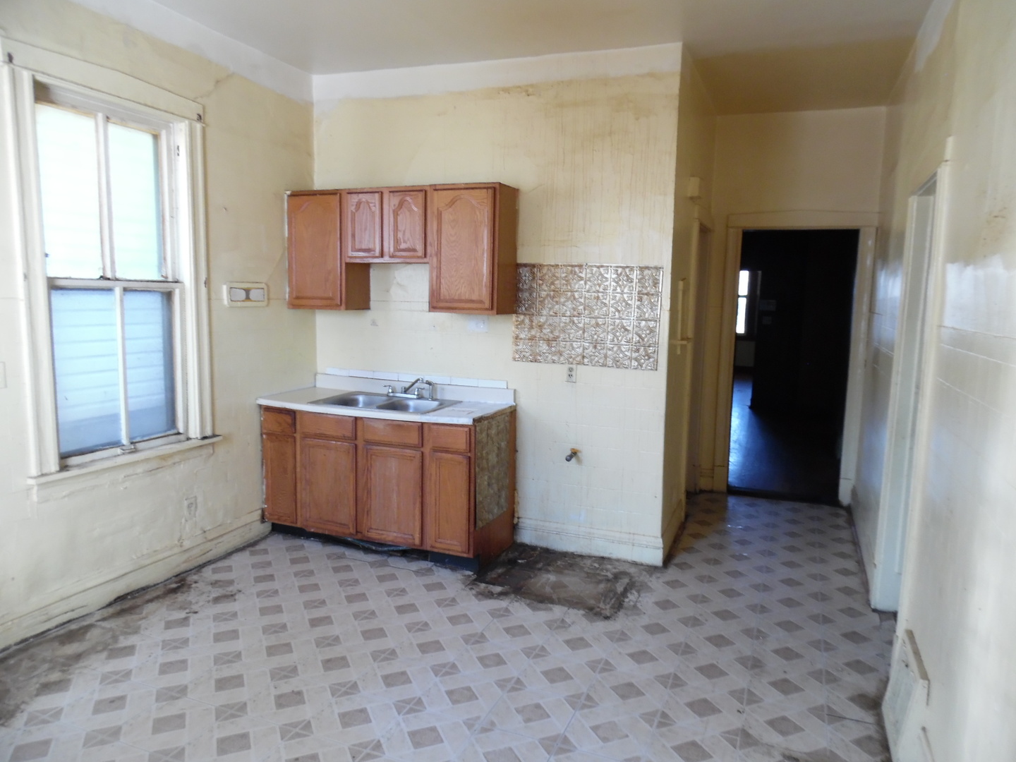 5605 South Justine Street Chicago, IL 60636 - Photo 6 of 11