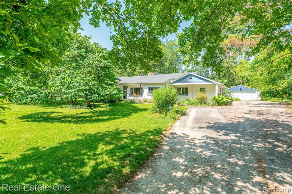 26393 Power Road Farmington Hills, MI 48334 - Photo 2 of 37