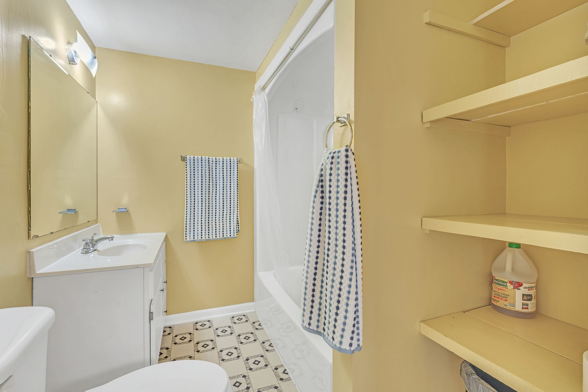 922 Hayes Road Lawrenceburg, TN 38464 - Photo 28 of 36 a bathroom with a sink toilet and shower