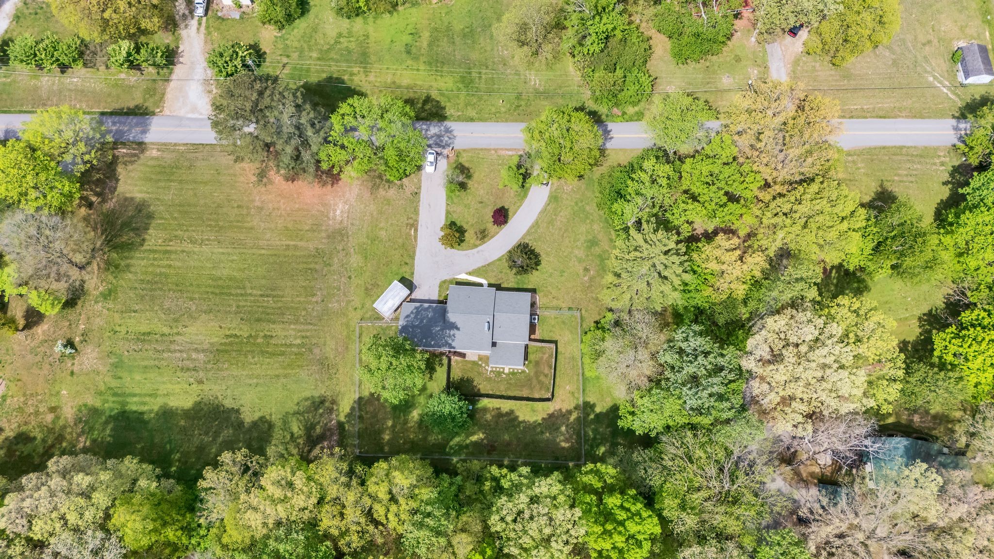 922 Hayes Road Lawrenceburg, TN 38464 - Photo 36 of 36 a aerial view of a house with a yard