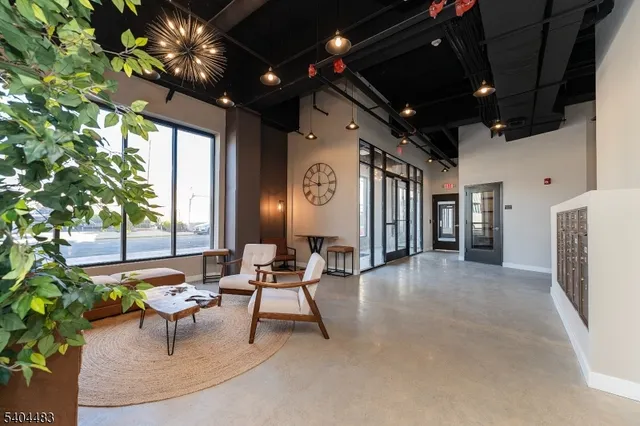 $2,100 | 18 West Main Street, Unit 216, Bound Brook, NJ 08805