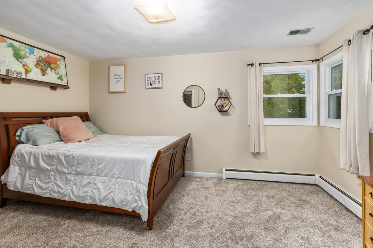 2294 Pinewood Street Jenison, MI 49428 - Photo 10 of 19 Gallery Image 10