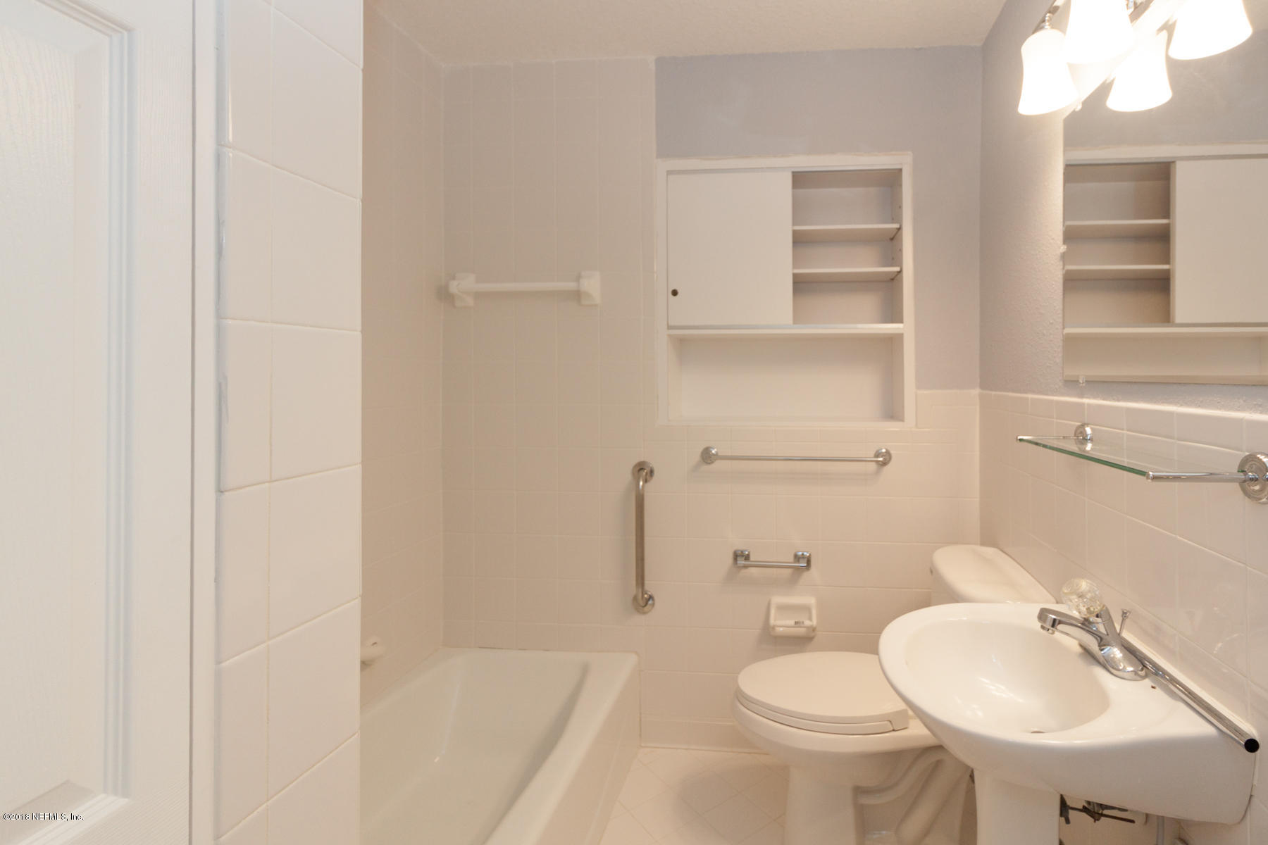 3328 Peeler Road Jacksonville, FL 32277 - Photo 32 of 35 Hall Bathroom