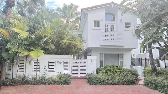 $39,900 | 224 South Coconut Lane, Miami Beach, FL 33139