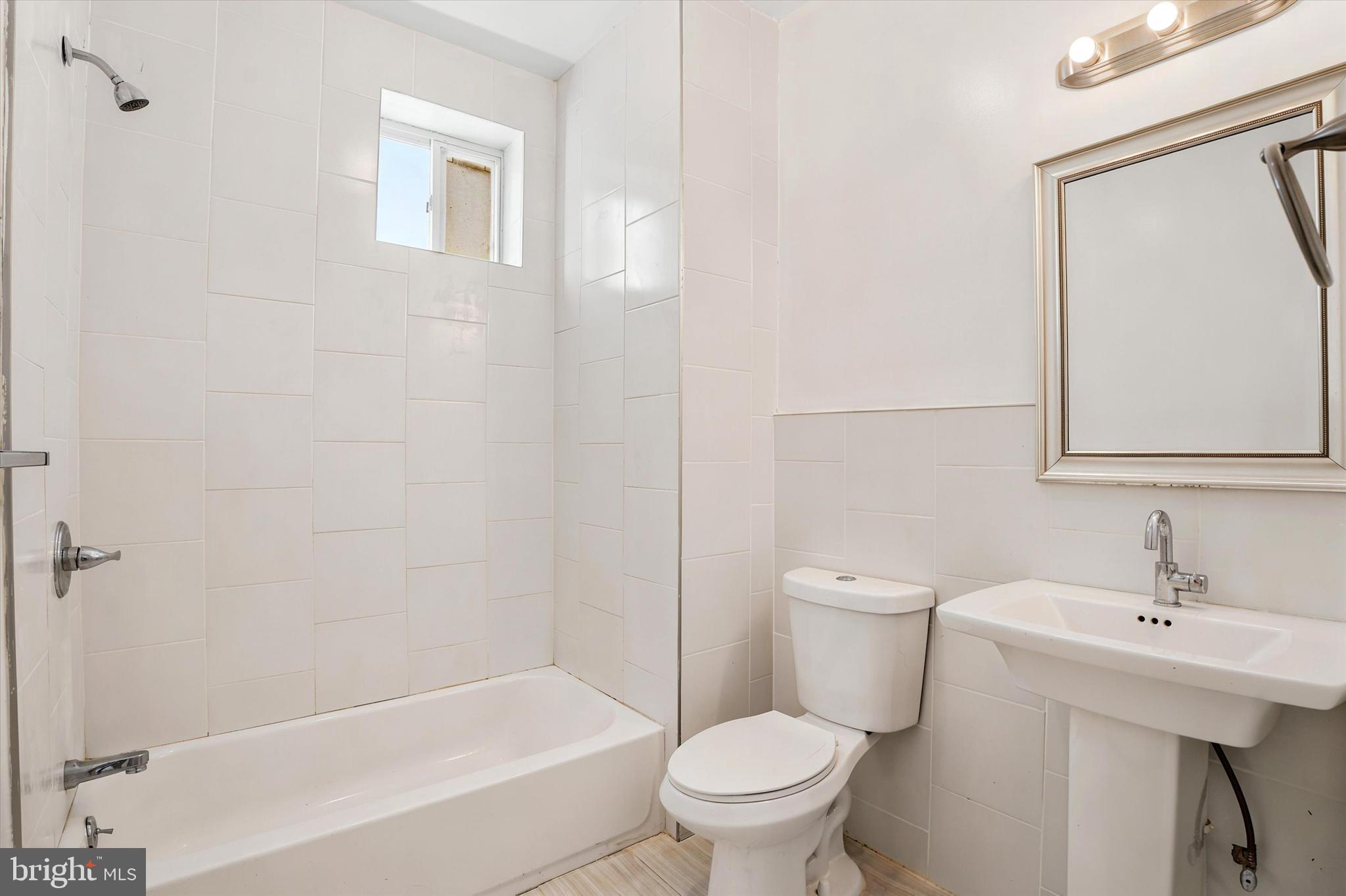 149 West Sharpnack Street Philadelphia, PA 19119 - Photo 13 of 45
