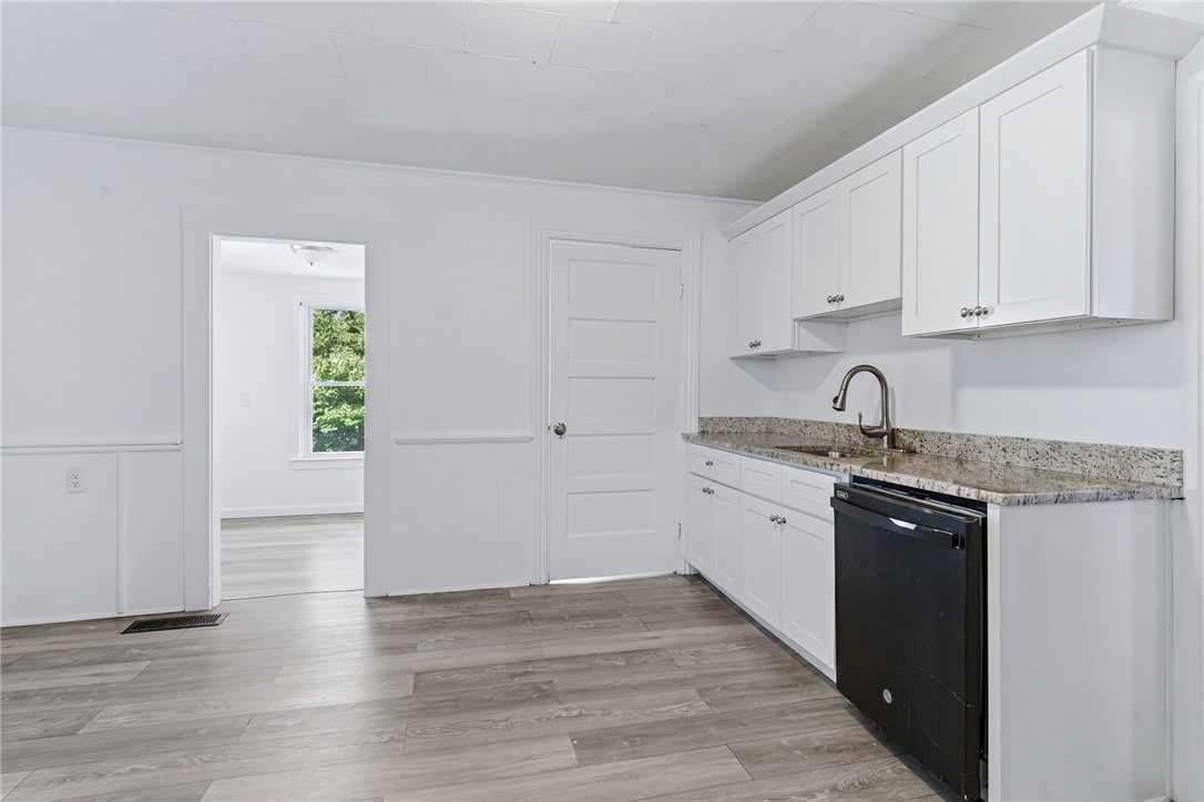 33 Pleasant Street Woonsocket, RI 02895 - Photo 9 of 35
