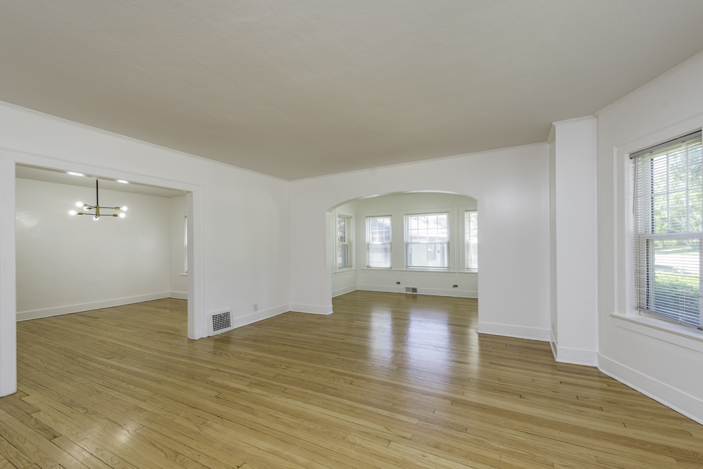 1609 North Sheridan Road Waukegan, IL 60085 - Photo 10 of 29