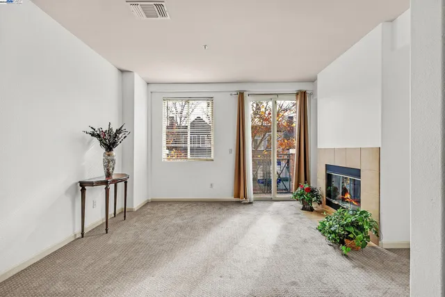 $649,000 | 710 City Walk Place, Unit 4, Hayward, CA 94541