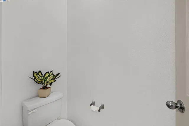 $649,000 | 710 City Walk Place, Unit 4, Hayward, CA 94541